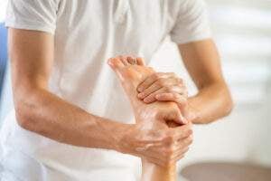 Como realizar un masaje de pies paso a paso 2